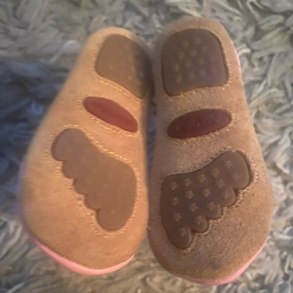 Infant Old West cowgirl boots soft sided size 1
Pink/white
Velcro back - Picture 4 of 5